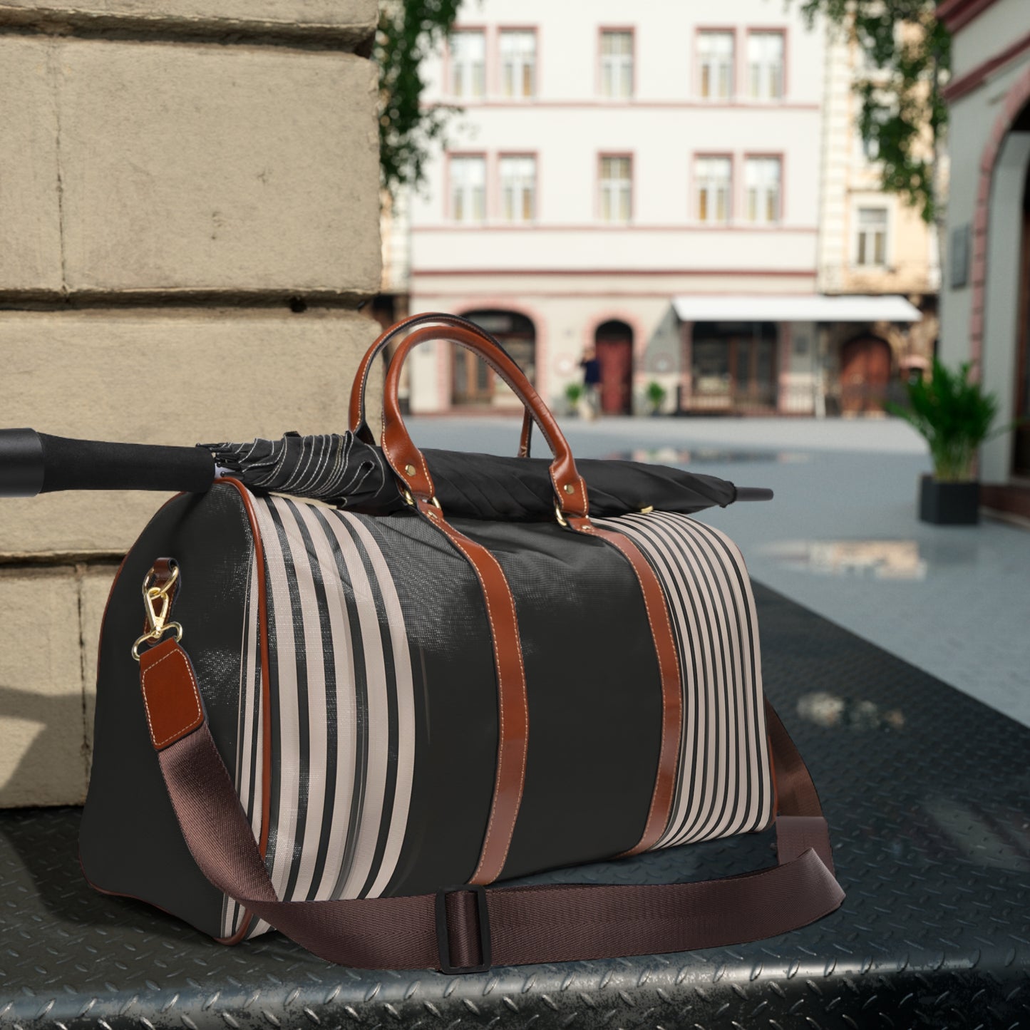 Lino Miles - Water-resistant Travel Bag
