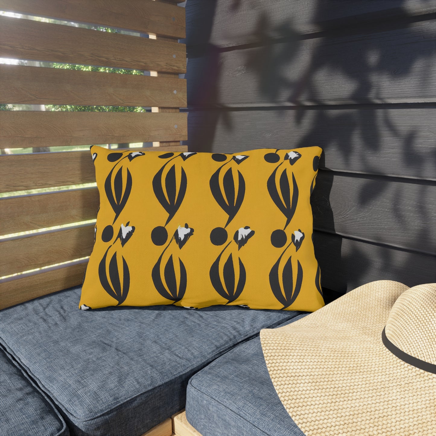 Metriqué Edmundo - Outdoor Art Pillow