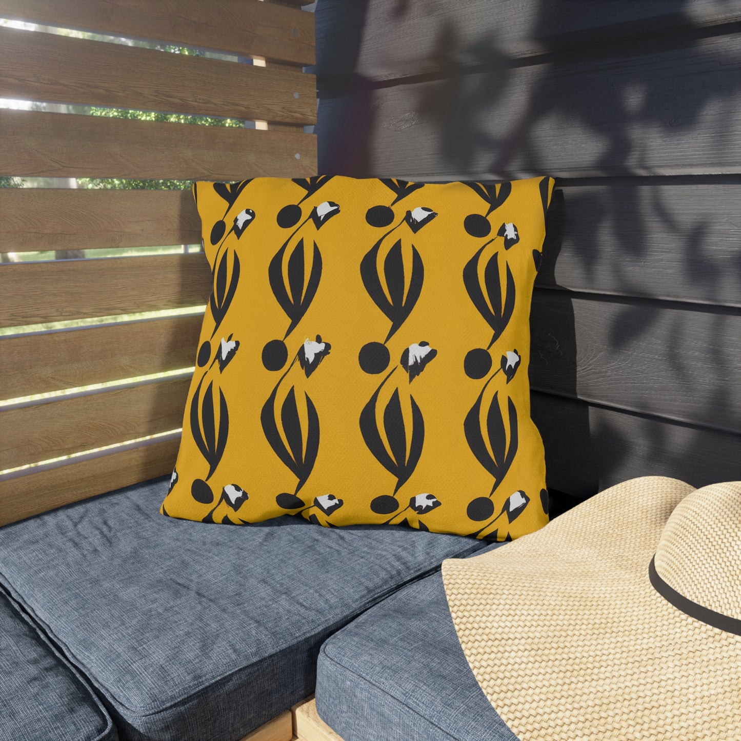 Metriqué Edmundo - Outdoor Art Pillow