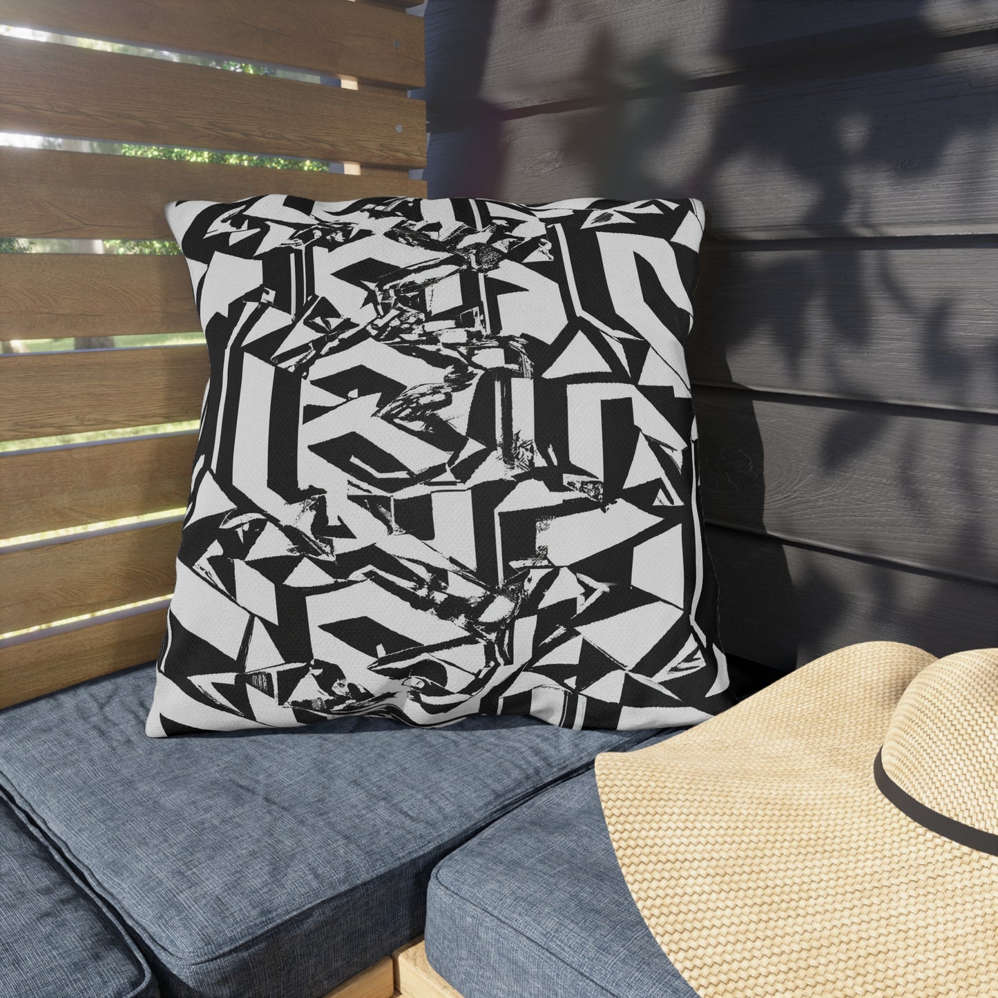 Metriqué Winifred - Outdoor Art Pillow