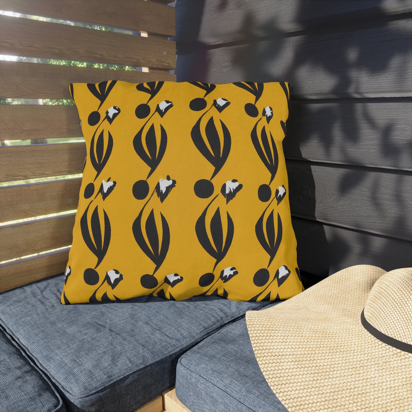 Metriqué Edmundo - Outdoor Art Pillow