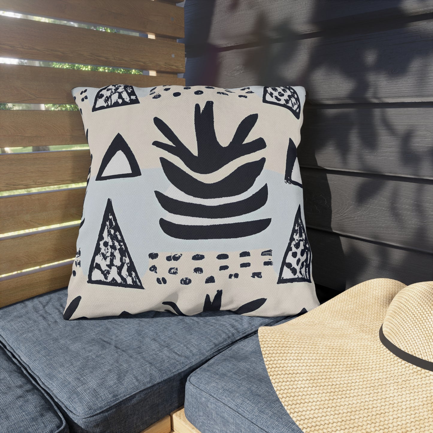 Gestura Millicent - Outdoor Art Pillow